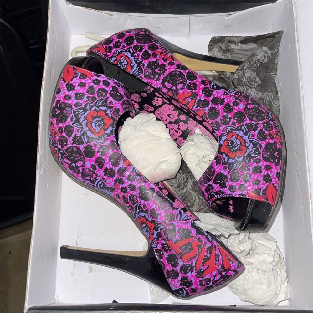 Iron Fist Girl size 7 heels